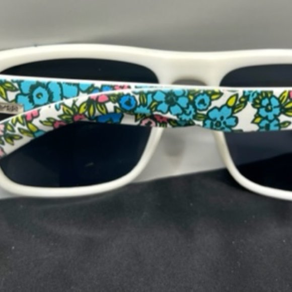 TWO New Quiksilver Sunglass Set - Picture 7 of 8